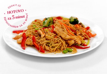 Nudle_cinske_teriyaki_ kureci_maso_G00531_produkt_EXPRESS_WEB_2025_01